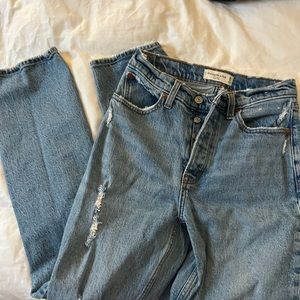 The dad high-rise jeans from Abercrombie and Fitch
